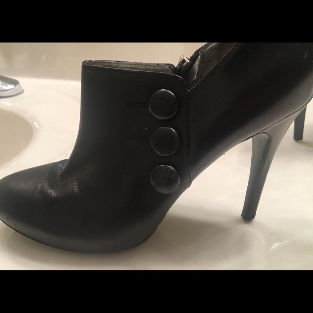 Guess ankle boots